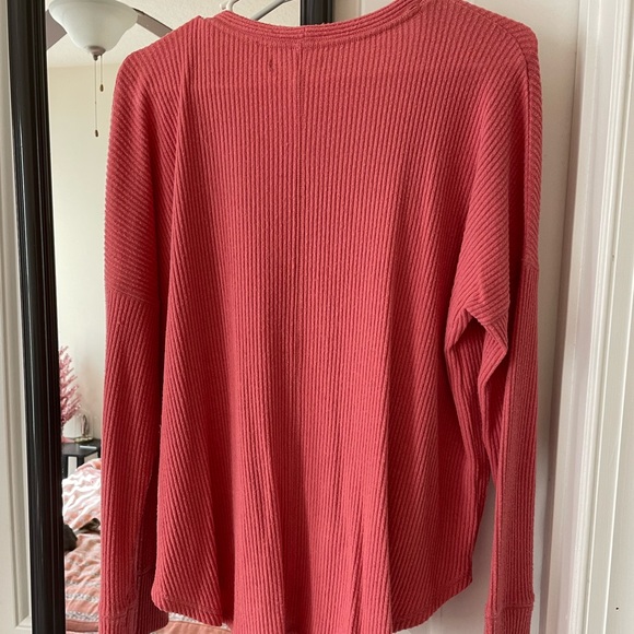 A&F Pink Ribbed Top - Picture 2 of 4